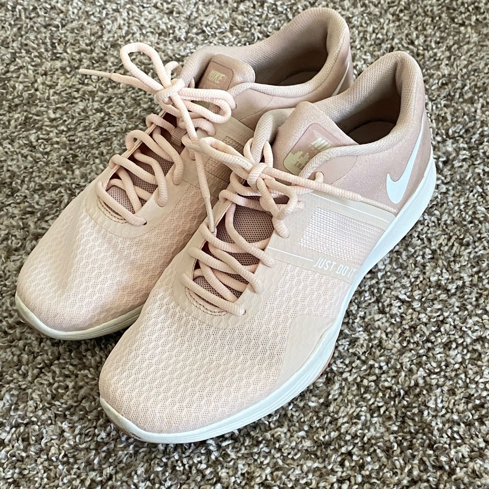 Nike City Trainer 2 Size 8 Rose Gold